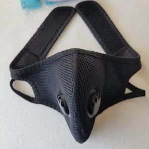 The base camp Face Mask Reusable Carbon Filters Adjustable for workers Unisex